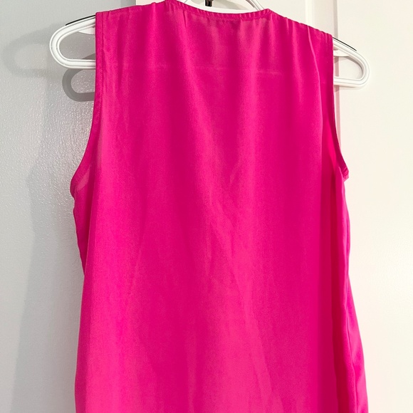 Vince Camuto Women’s Sleeveless Ruffle Front Blouse XS - Picture 5 of 10